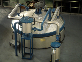 大型儲(chǔ)漆罐